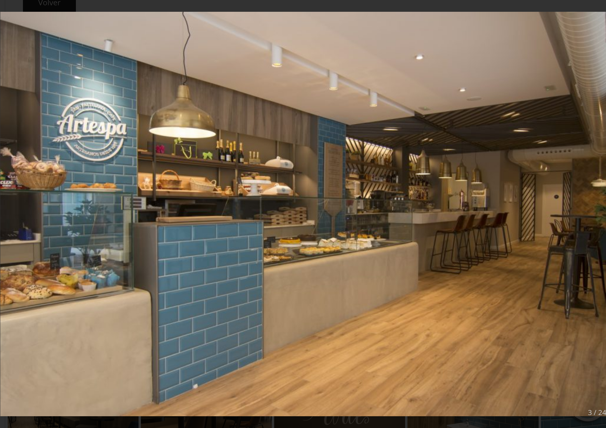 Mostrador con azulejos turquesa Artespa